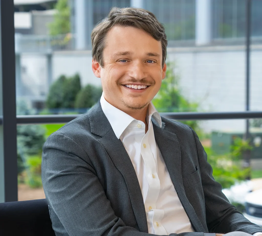 Alik Ulmasov, CFA