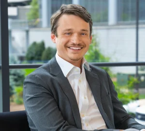 Alik Ulmasov, CFA